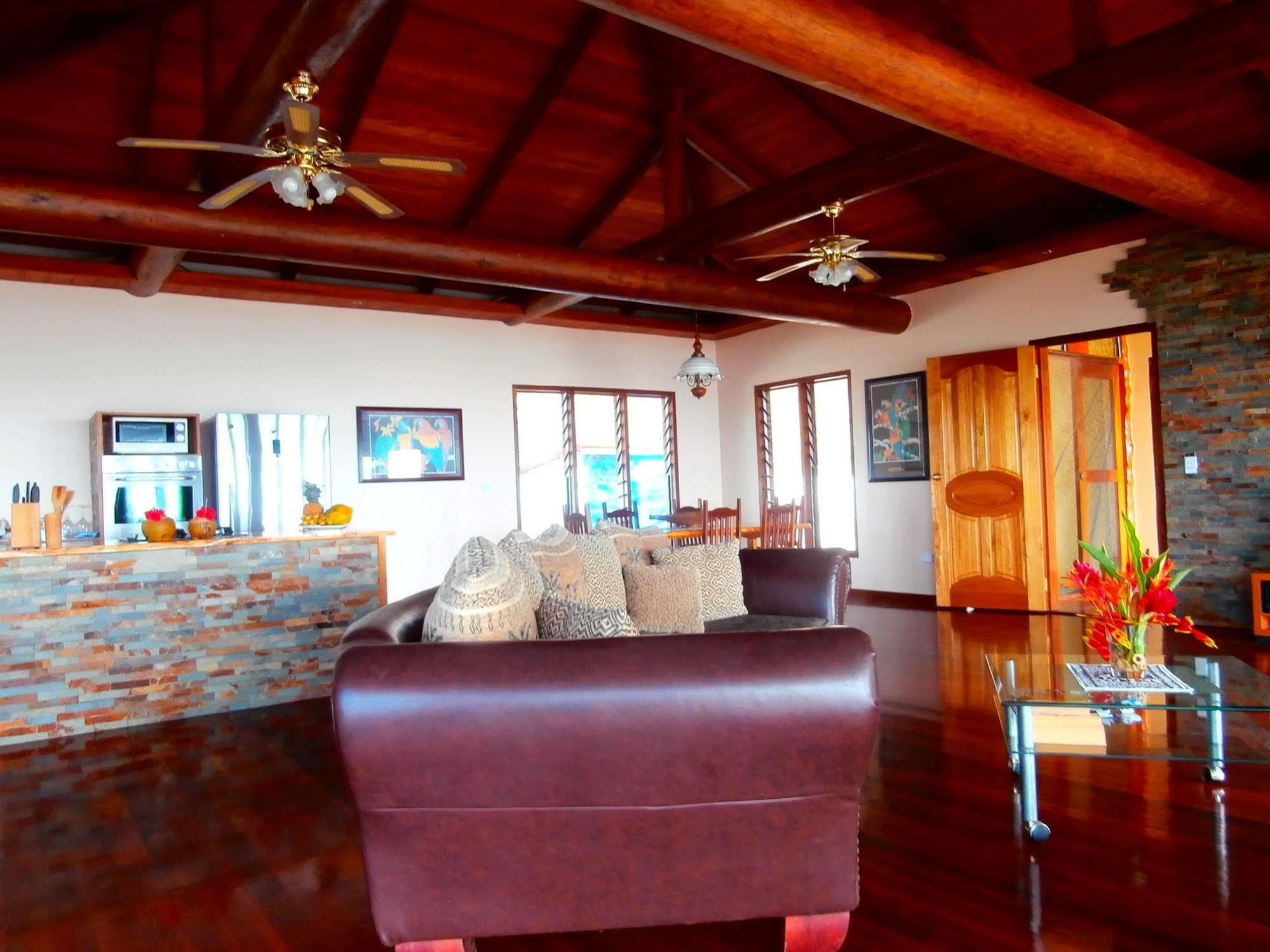 Korovesi Sunshine Villas ซาวูซาวู ภายนอก รูปภาพ